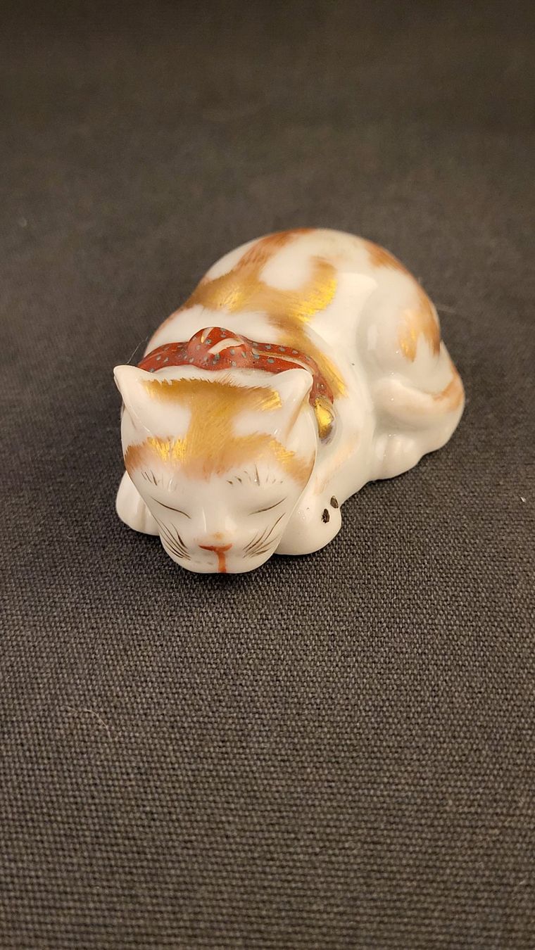 Figurines: Kutani - schlafende Katze Japan – D'occasion à Basel par spinne02 6