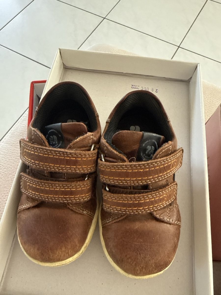 Chaussures garçon: 4 Paar Schuhe Gr22/23 – D'occasion à Zell ZH par Guffos 1