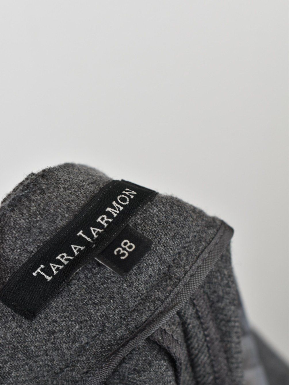 Tara Jarmon Pantaloni: Tara Jarmon Stoffhose, grau, Grösse 36 – Usato da Nürensdorf venduto da 2ND_STORY 3