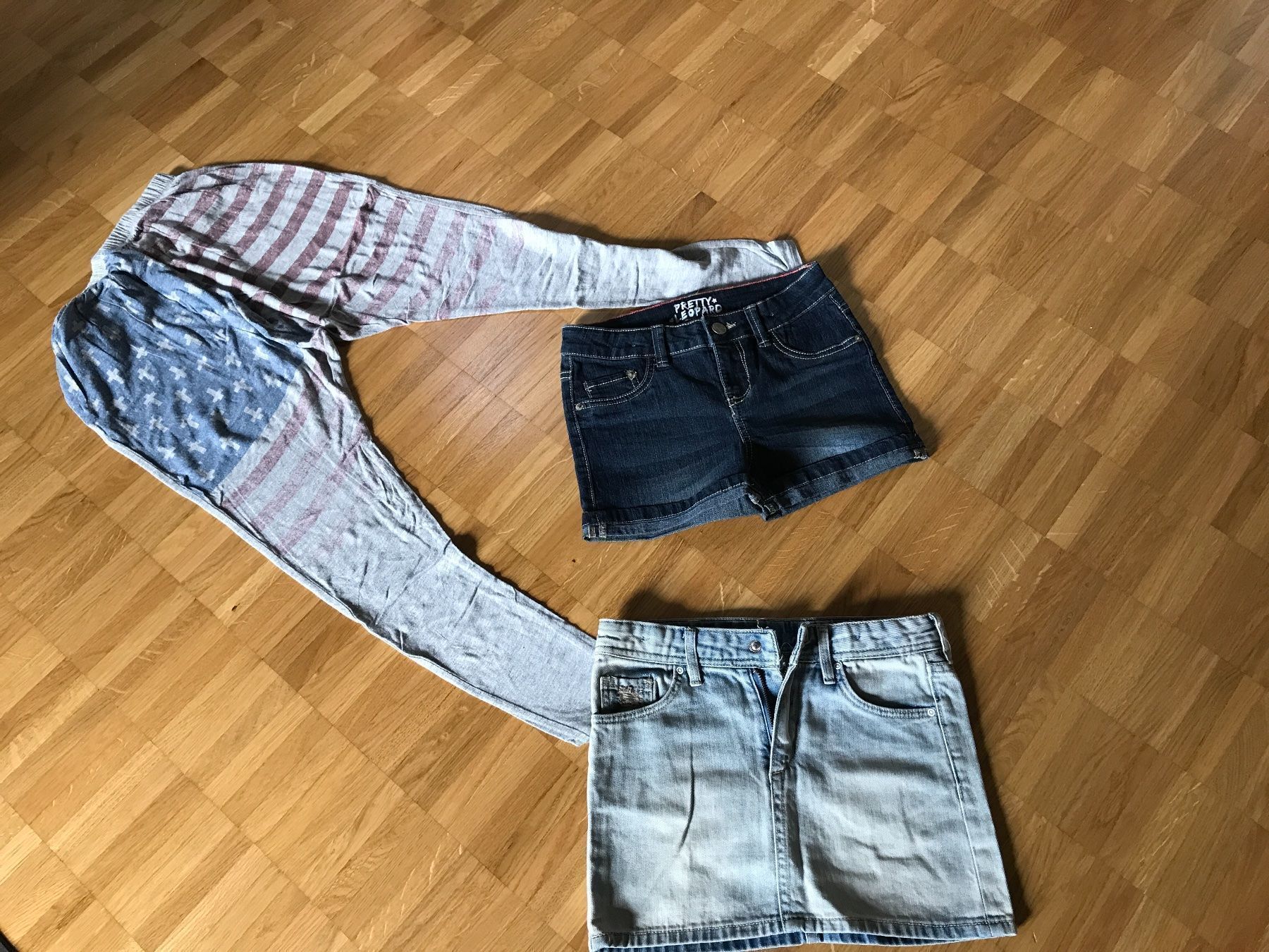 Lotti & Set di vestiti: Kleiderpaket Gr 128 – Usato da St. Margrethen SG venduto da kellenbh