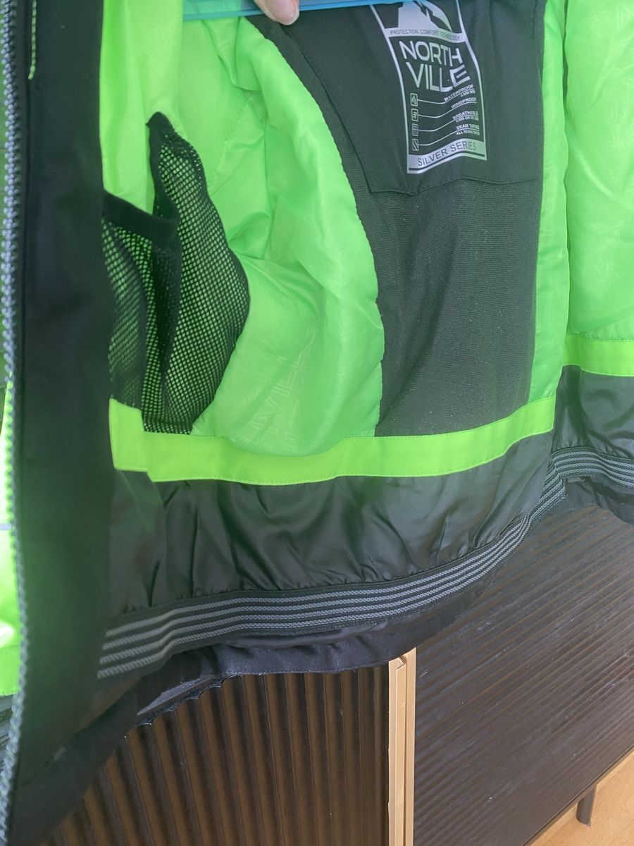 C&A Jacken & Mäntel: Jacket size 98 – Gebraucht aus Blonay von art_7f87 6