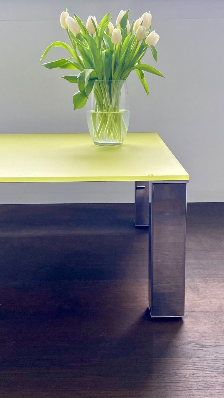 Tische: Couchtisch Chrom & Milchglas "Lemon" – Gebraucht aus Maur von Grandslam 1