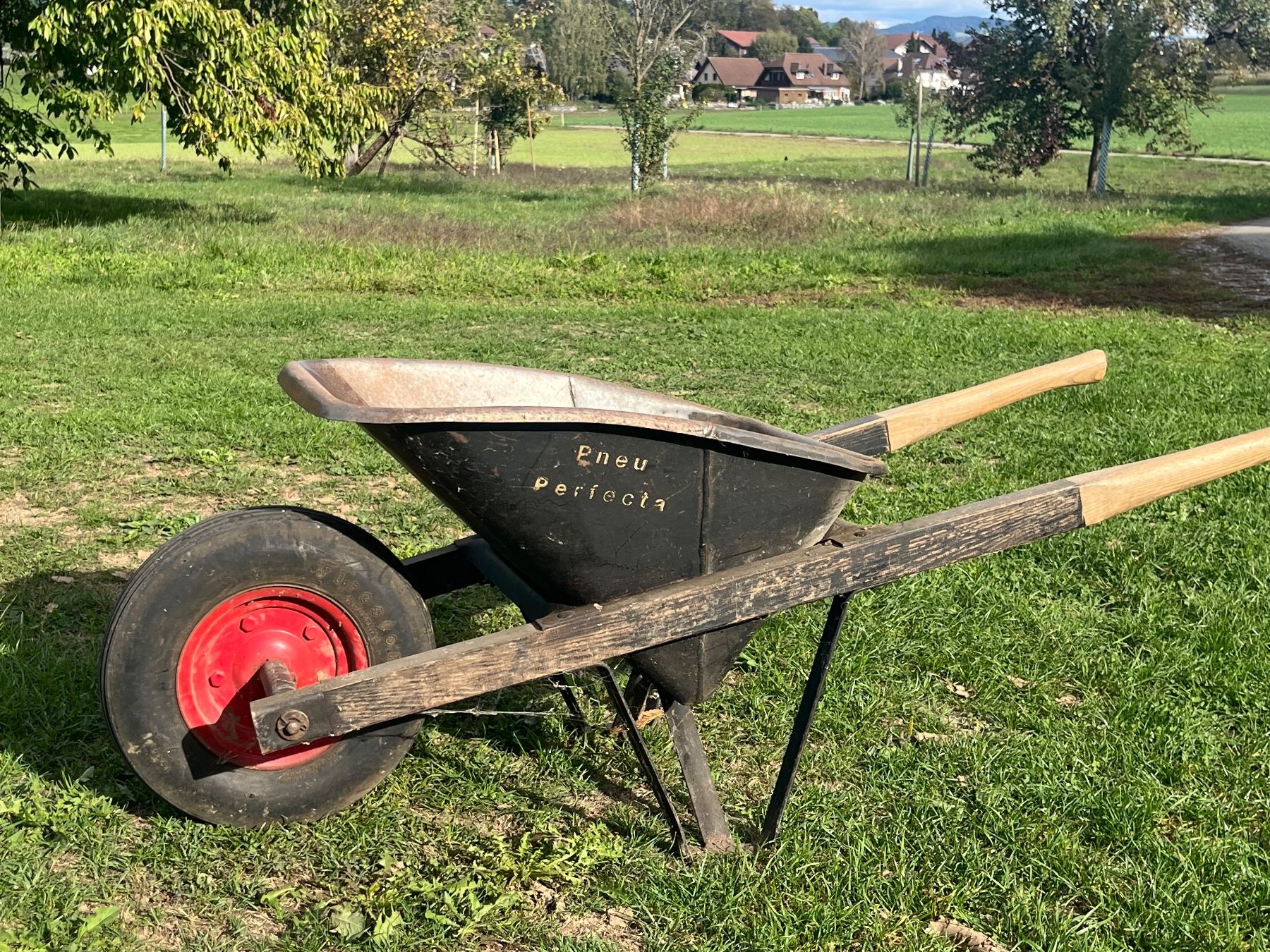 Brouettes: Baustellen Schubkarre – D'occasion à Allmendingen b. BE par juair 7