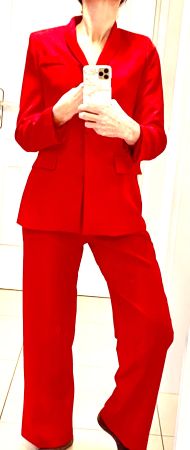 Roter Anzug, neu