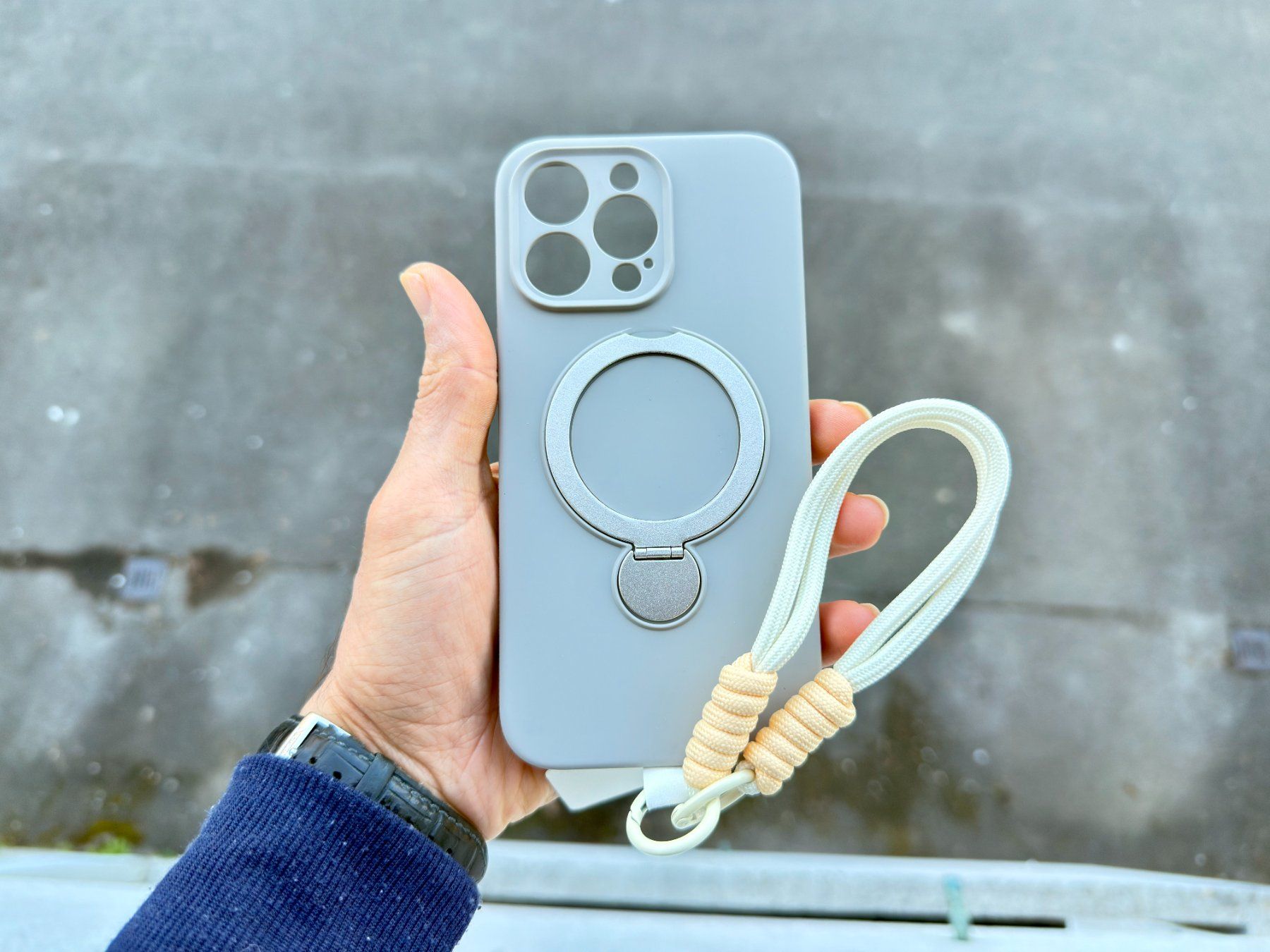 Apple Cover & Protezioni schermo: Coque iPhone 15 Pro Max avec dragonne NEUF – Nuovo e nell'imballaggio originale da Thônex venduto da BrYu 9