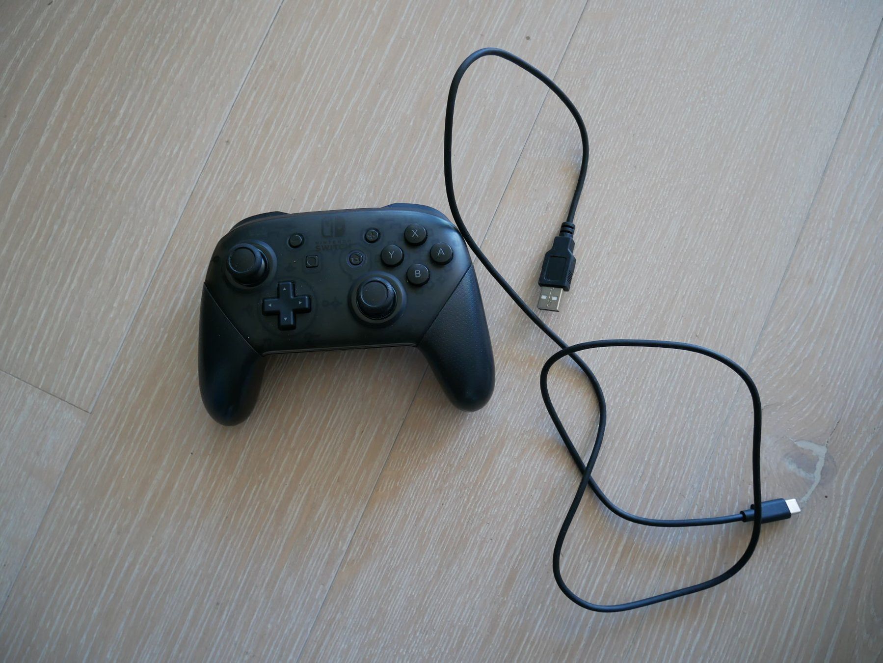 Nintendo Controller: Nintendo Pro Controller 2x – Usato da St-Prex venduto da kev_bdr2