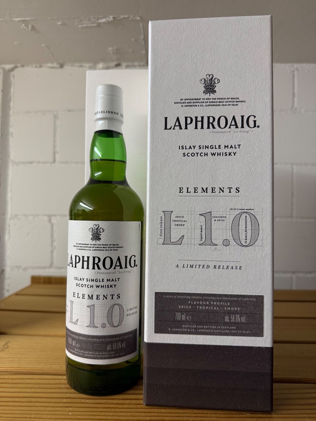 Laphroaig Spiritueux: Laphroaig Elements L. 1.0 Limited Edition, 58,6% Vol. 0,7l – Neuf avec emballage d'origine à Wiesendangen par whiskyandwine