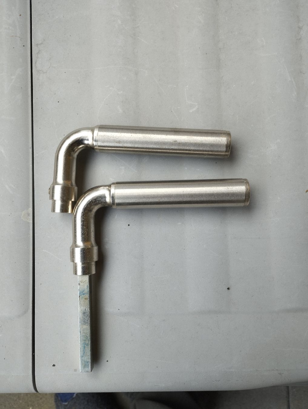 Eisenwaren: 2 Türfallen aus Metall, vintage – Gebraucht aus Ostermundigen von Dinge1