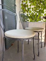 2 Stück Metall Gartenstühle / Bistrostühle mit Kissen