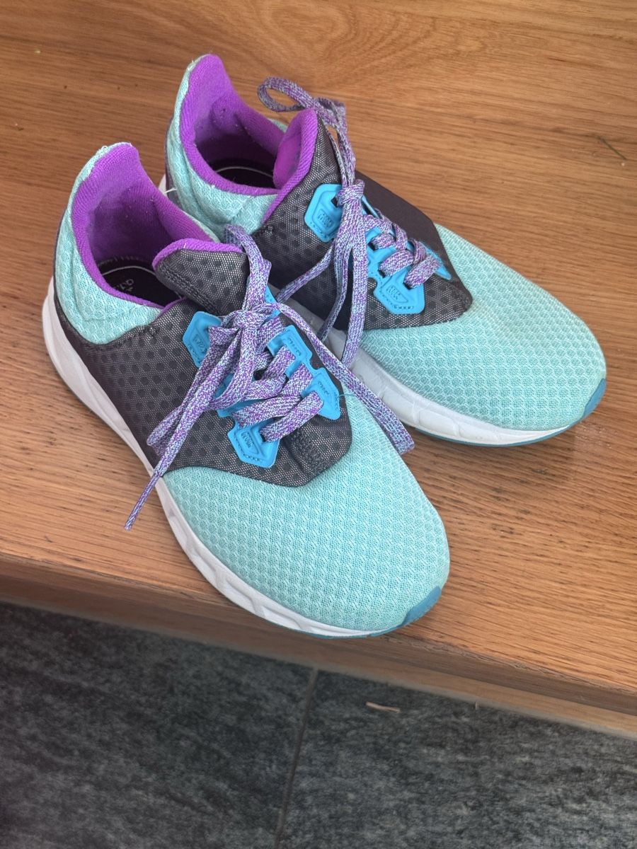 Adidas Scarpe per ragazze: Adidas Mädchen Turnschuhe, Grösse 34 – Nuovo (secondo la descrizione) da Wädenswil venduto da dorodi