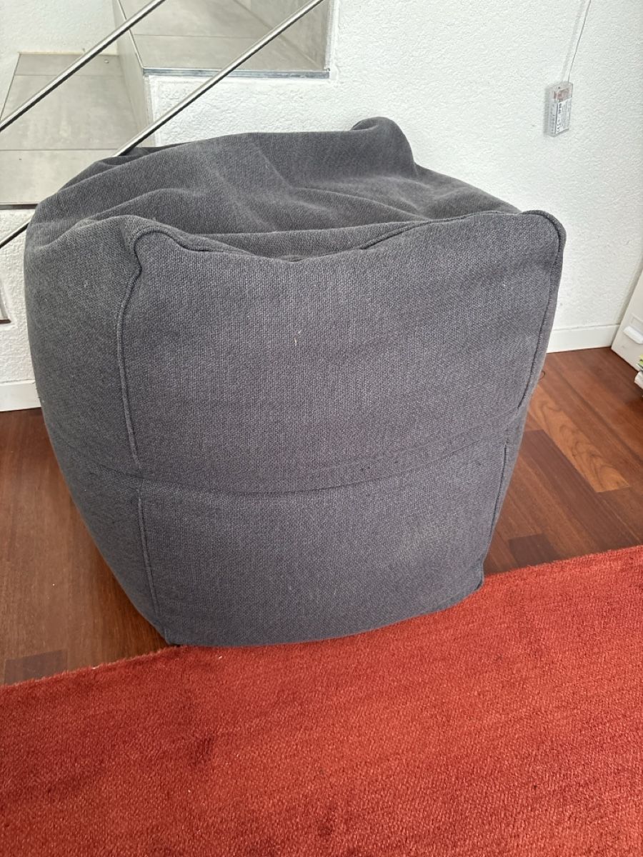 Poltrone: Pouf déhoussable 50cm x 45 cm x 50cm – Usato da Düdingen venduto da Yellow 1