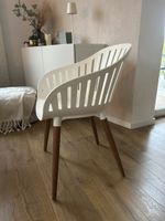 4 x Weisser Designer Stuhl mit Holzfüssen - Top Zustand!