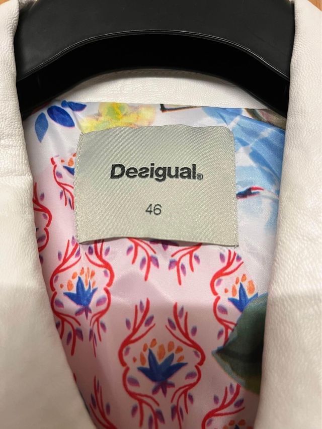 Desigual Giacche: Desigual Kunstlederjacke weiss Gr. 46 Boho – Usato da Spreitenbach venduto da Nucinul 1