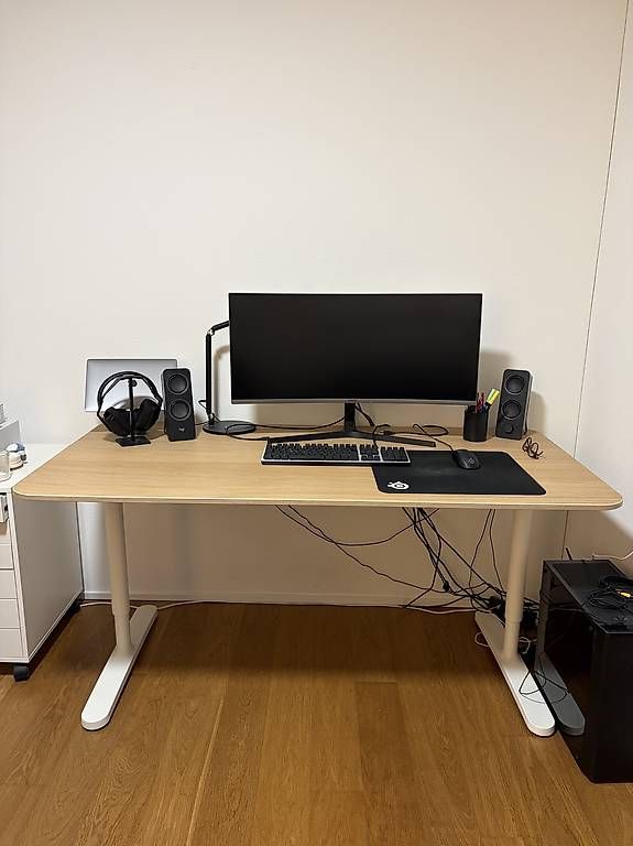 Scrivanie: Schreibtisch BEKANT Ikea – Usato da Zürich venduto da geraldinexailis