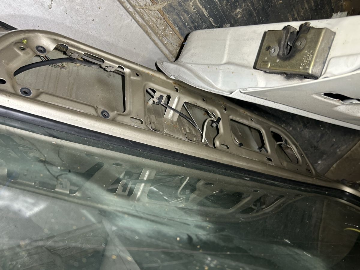 Volkswagen Tutti pezzi di ricambio auto: Golf2 Kofferraum  – Usato da Gampelen venduto da ste_r6hj 6