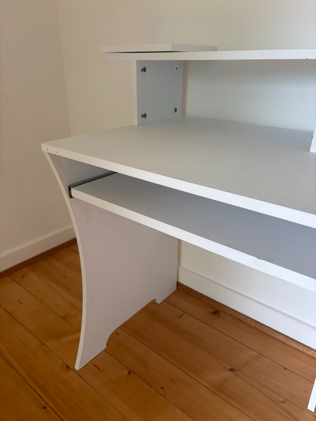 Bureaux: Weisser Schreibtisch / Studiotisch – D'occasion à Uster par eli_fnh2 2