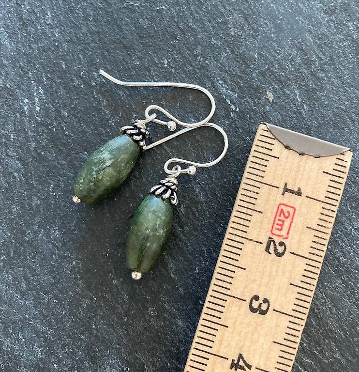 Sonstiger Schmuck: Vintage-Jadearmreif mit passendem Ohrschmuck  – Gebraucht aus Basel von Findus78 2