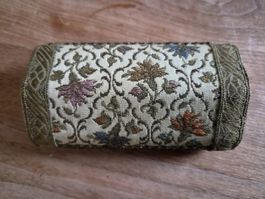 Tischbürste, goldfarben mit Blumenmuster