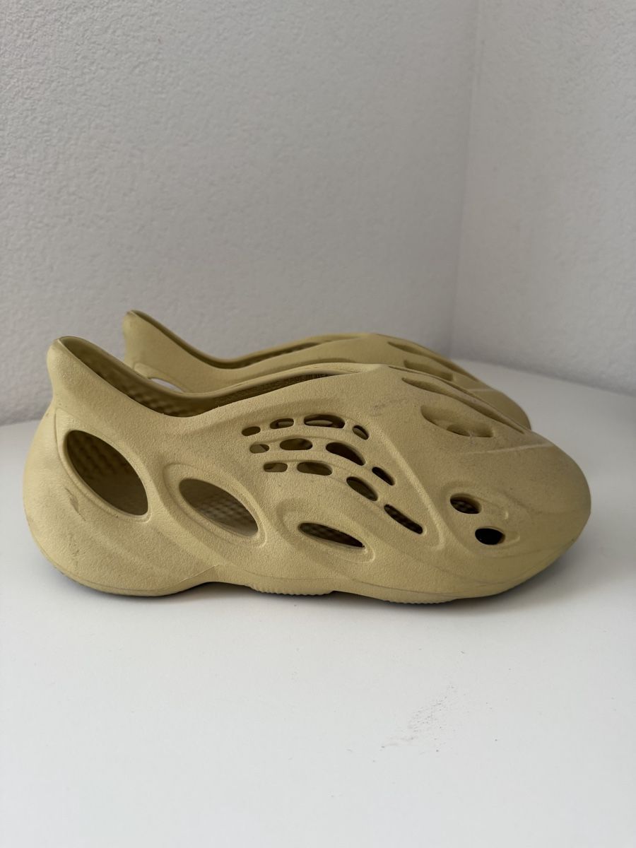 Adidas Scarpe da uomo: Yeezy Foam Runner Sand – Nuovo (secondo la descrizione) da Weinfelden venduto da Noelbnd 2