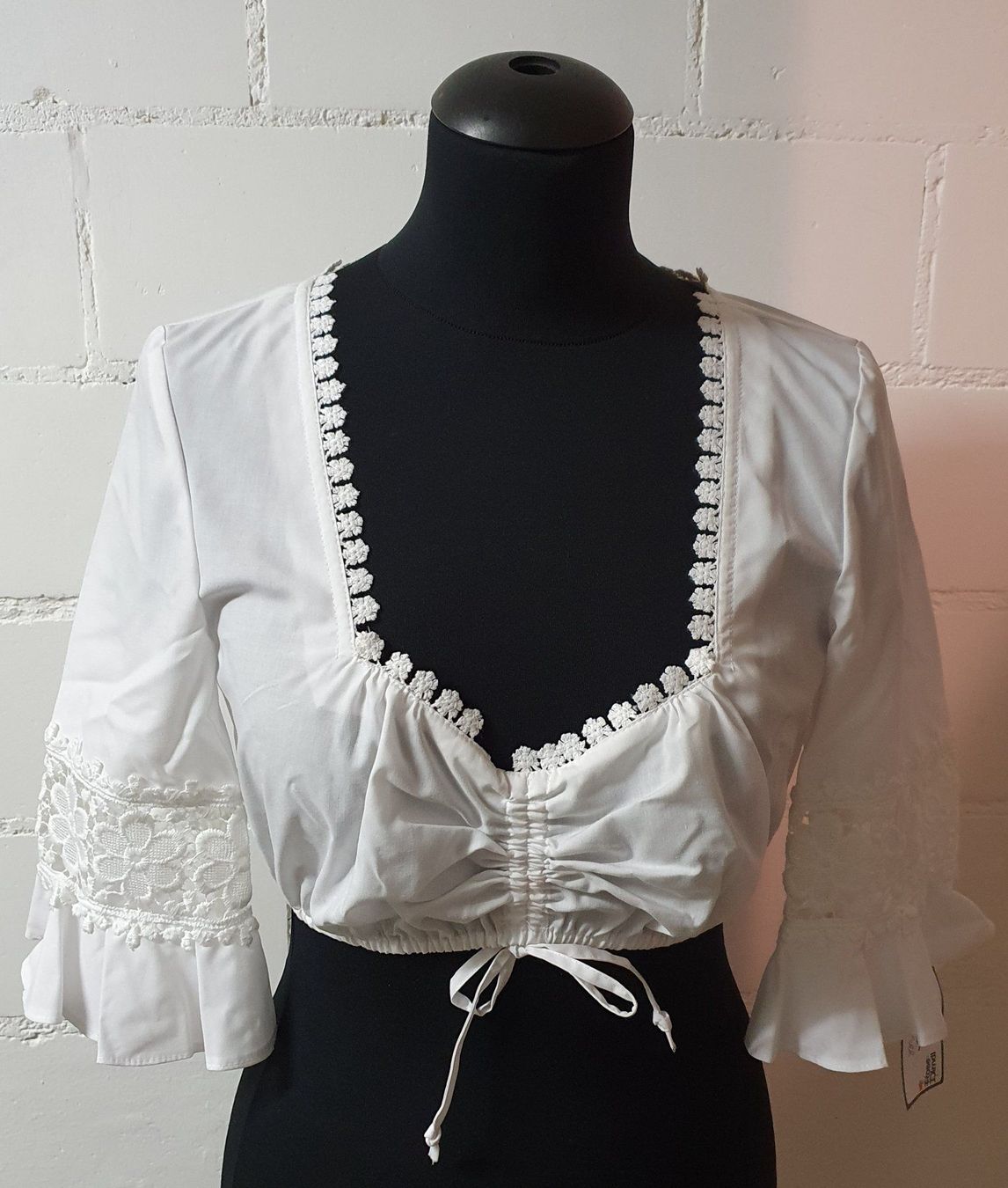 Camicette: Neu "Rose" /  Dirndl Bluse / längerer Ärmel / Gr. 34 – Nuovo (secondo la descrizione) da Muri AG venduto da Edlerweiss