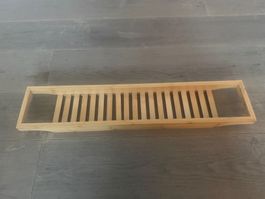 Schmales Holzregal für Badewanne