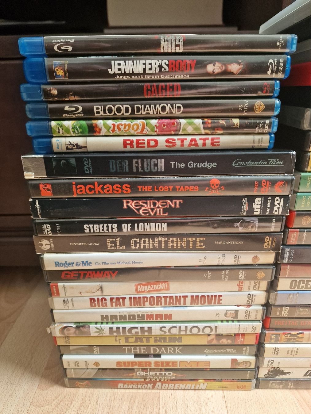Tutti i DVDs: 40+ DVDs & Blu-rays Sammlung Action Horror Paket Bundle – Usato da Fahrwangen venduto da luk_bhw7 1