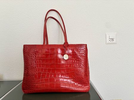 Rote Furla Tote Bag aus Leder in Kroko-Optik – fast wie neu!