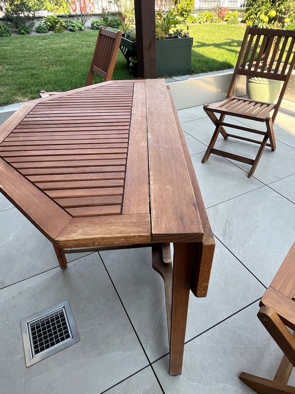Set de table et chaises: Gartentisch mit 4 Klappstühlen – D'occasion à Steffisburg par kla_gqp7 1