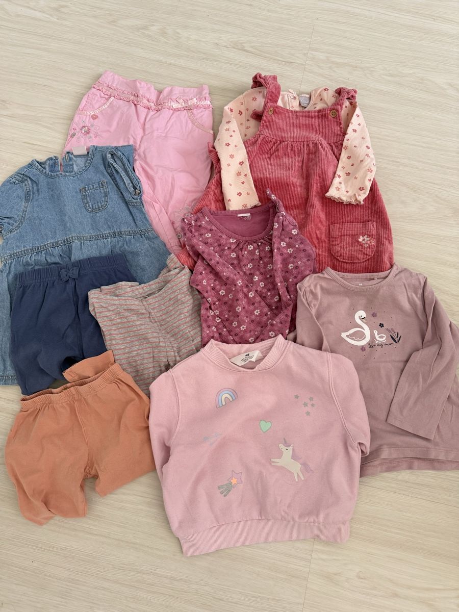Lotti & Set di vestiti: Kleiderpaket Mädchen Grösse 86 – Usato da Wiedlisbach venduto da Sistershop