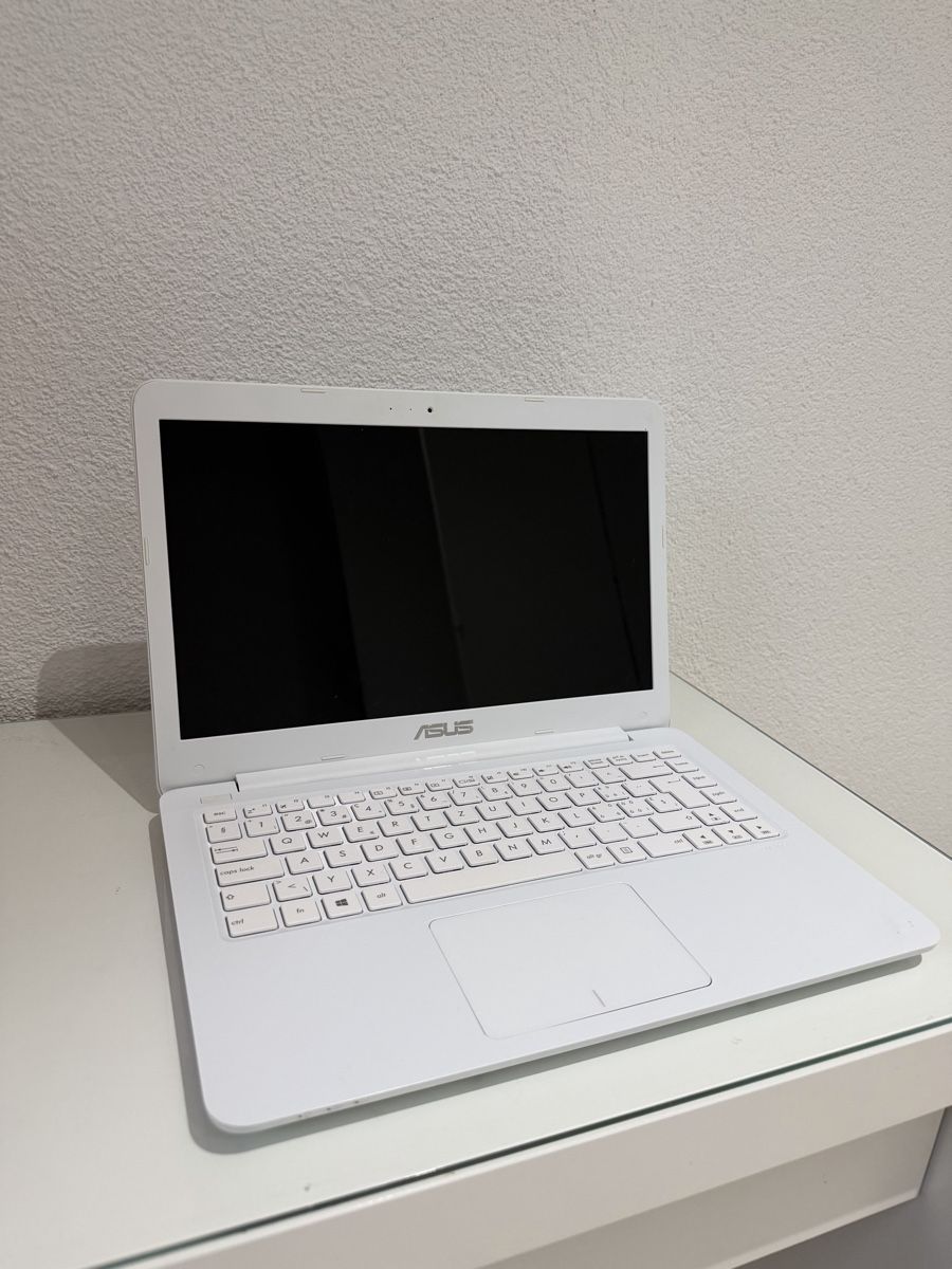 Asus Notebooks: ASUS Laptop  – Defekt aus Dietikon von eli_cy5t 1