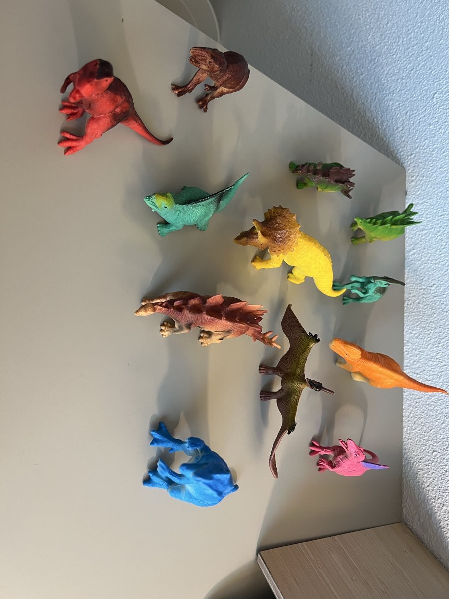 Giocattoli: Diverse Spielzeugdinosaurier farbig – Usato da Glattpark(Opfikon) venduto da c.harnischmacher 3