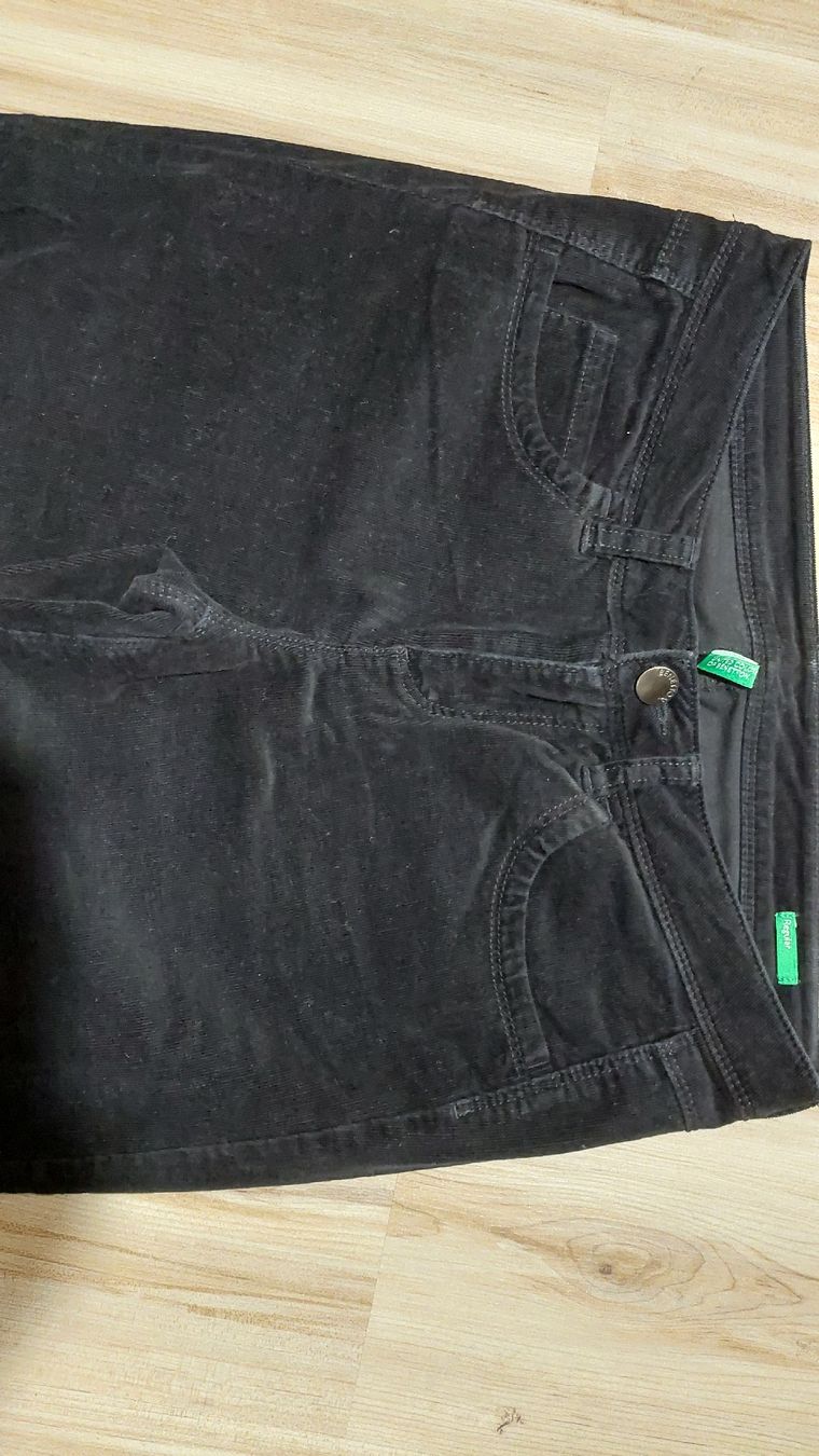 Benetton Pantaloni: Schwarze Cordhose Benetton Gr. 36 – Usato da Gwatt (Thun) venduto da Letzte-Chance-II 6