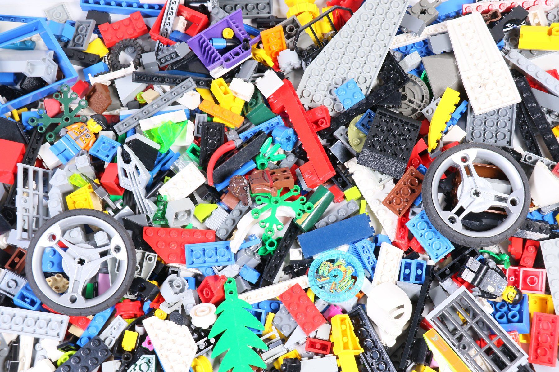 Lego Baukästen: 1.5 kg. Legoteile mit Minifiguren – Gebraucht aus Hettlingen von Scholi99 2
