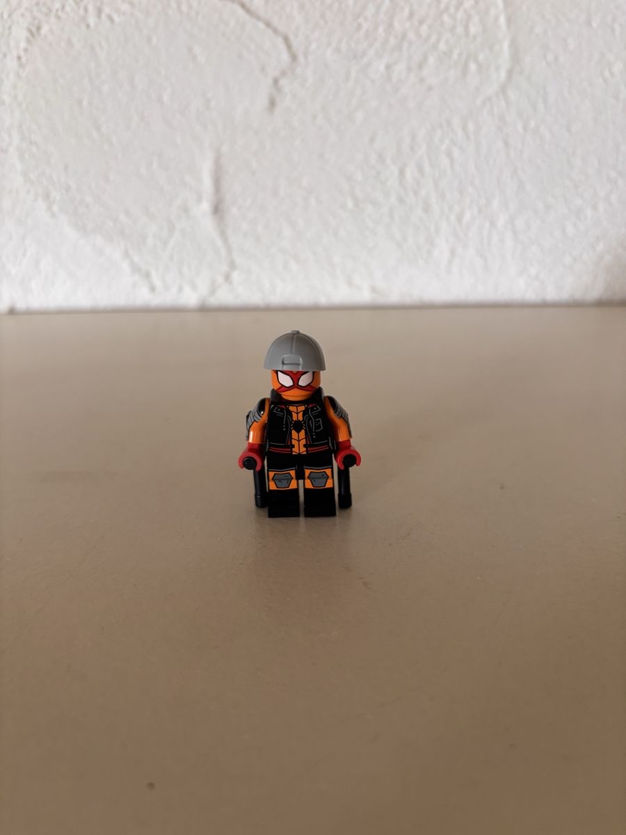 Lego Statuette: Lego 71050 Nr. 8: Charlotte Webber / Sun-Spider – Usato da Sissach venduto da Geopatral