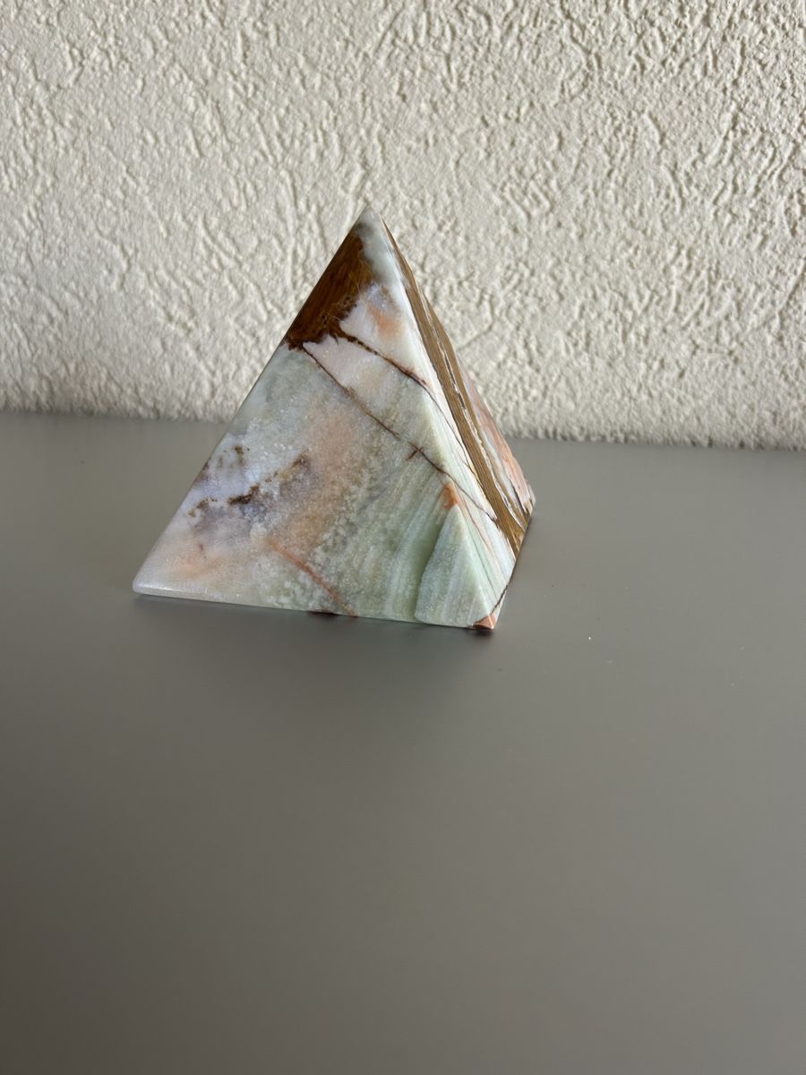 Minerali & Pietre curative: Pyramide aus Onyx – Usato da Lengnau AG venduto da Mefari 1