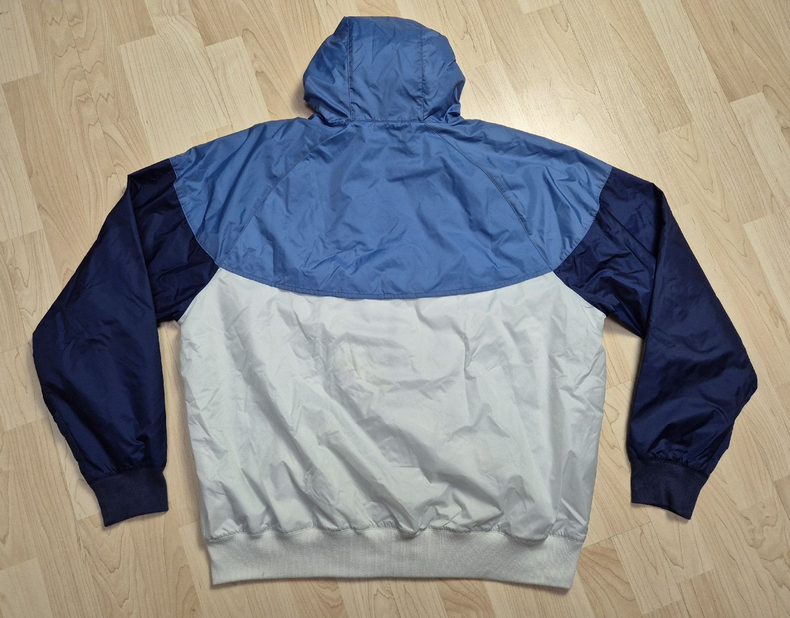 Nike Giacche: Rare Nike Windrunner Heritage Jacke Grösse L – Nuovo (secondo la descrizione) da St. Gallen venduto da CaliSunshine 1