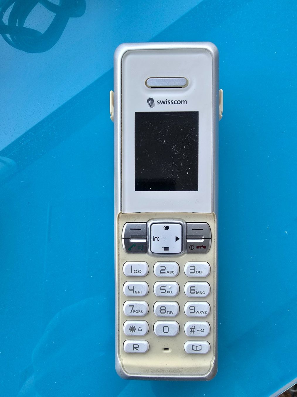 Swisscom Telefone: Rousseau 10 Basisstation mit 4 Telefone – Gebraucht aus Reinach AG von softwareladen 6