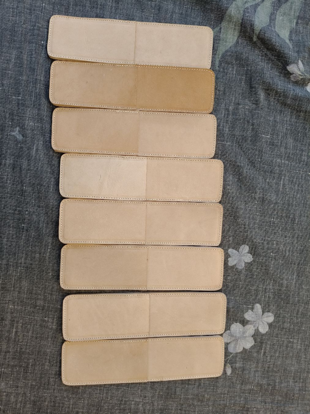 Ferramenta: Echte Leather strips for craft, 8 pieces, 24 cm long – Nuovo (secondo la descrizione) da Zürich venduto da sha_vw65