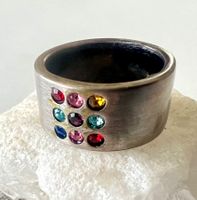 Breiter Designer-Bandring Edelstahl matt – bunte Kristalle
