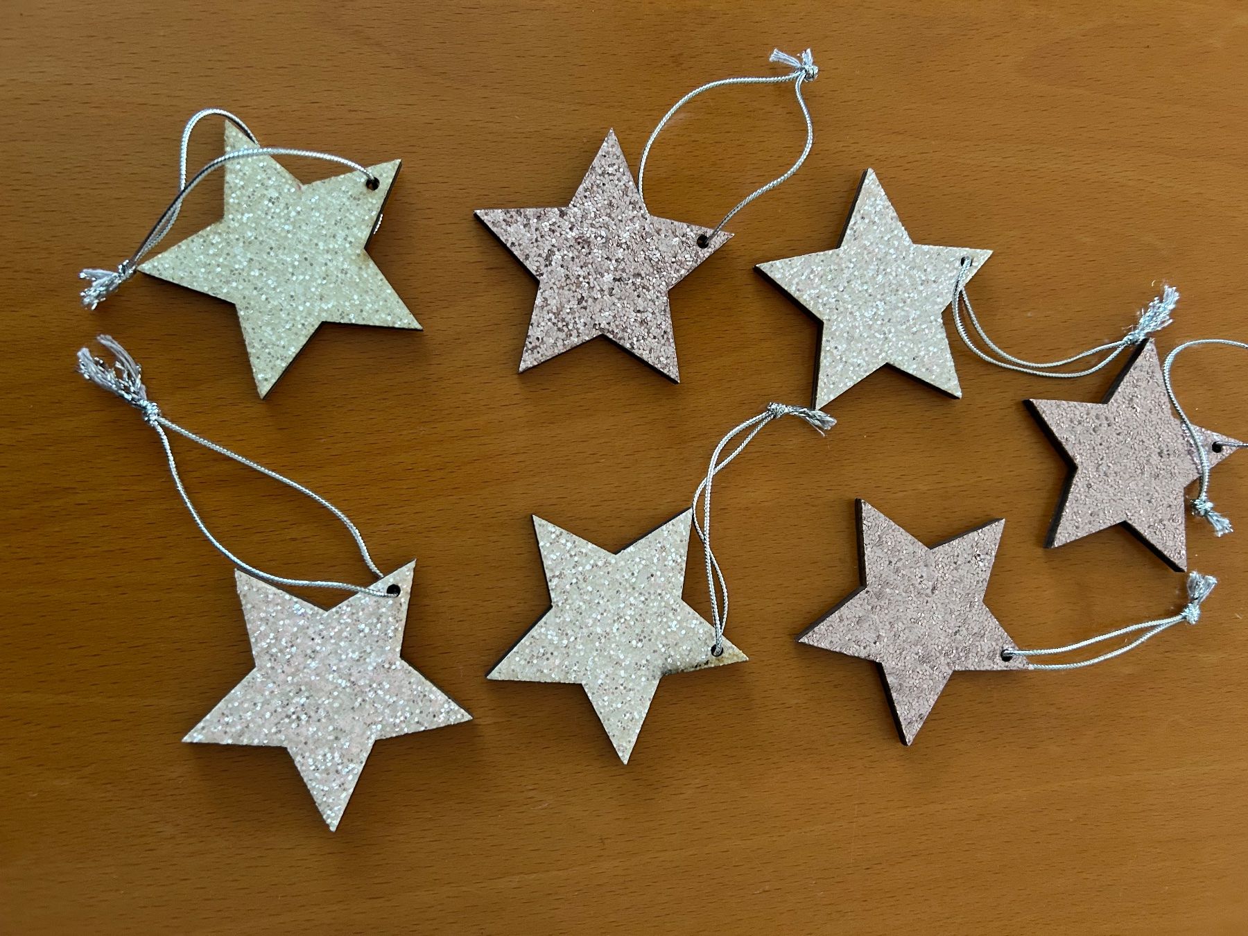 Toutes les décorations: 7 Stück Glitzersterne – D'occasion à Olten par Pablo7