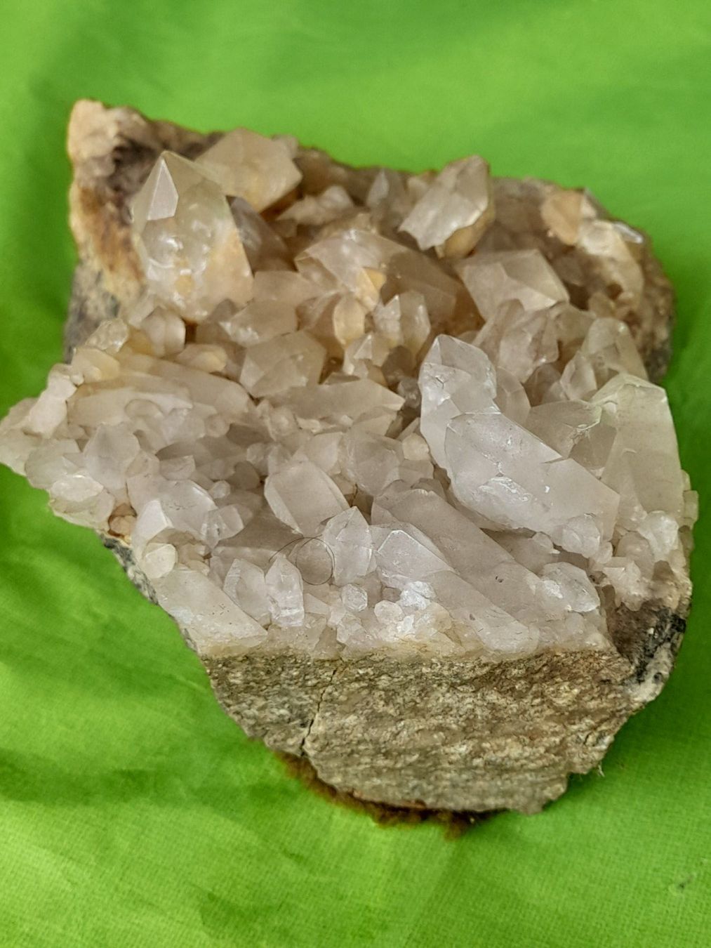 Minerali & Pietre curative: Bergkristall-Stufe gross – Usato da Aeschi b.Spiez venduto da 52_wochen 3