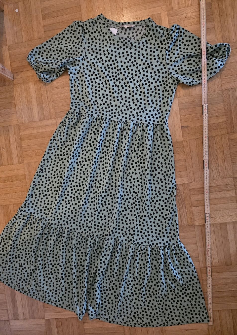Vestiti: Sommerliches Punkte-Kleid mit Puffärmeln, Grösse M – Usato da Horw venduto da Zedy01 6