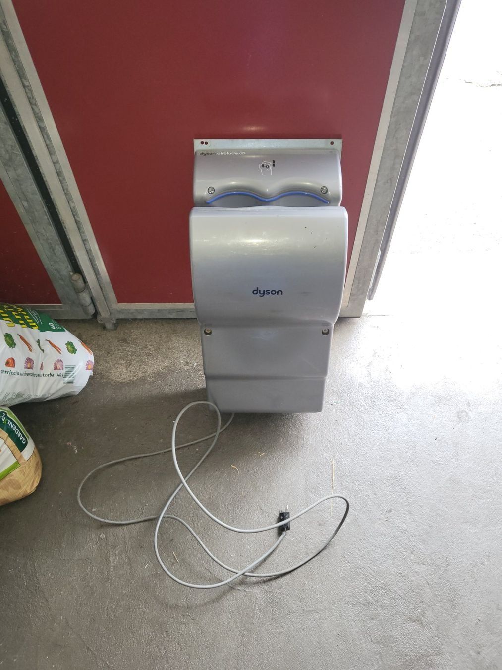 Asciugatrici: Dyson Airblade – Usato da Würenlos venduto da Eyeq