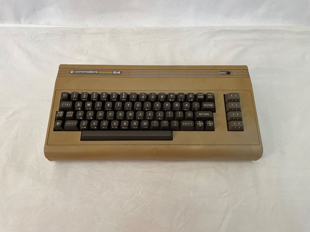 80s Kult: Commodore C64 Computer mit Zubehör vintage Design | Kaufen ...