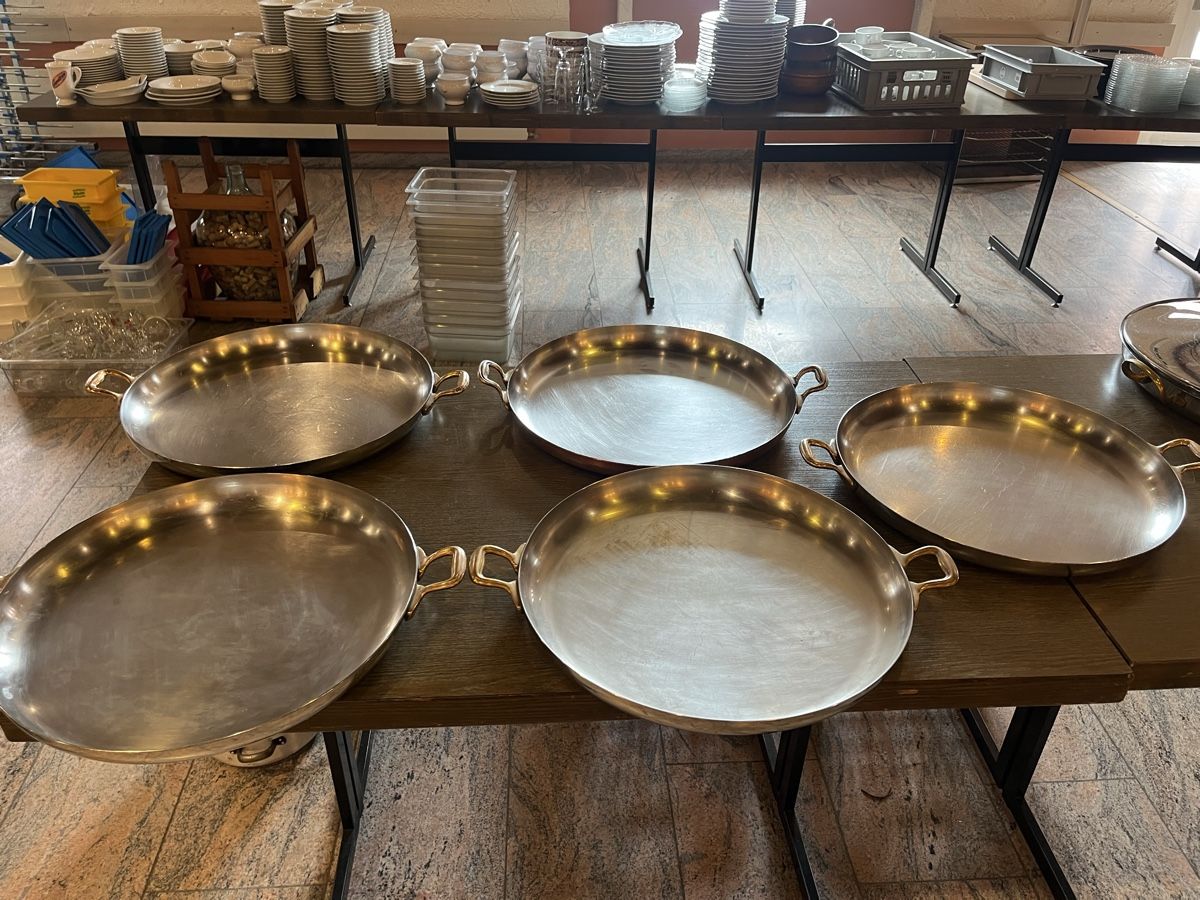 Appareils de cuisine: 5 grosse Anrichteplatten  – D'occasion à Dittingen par Cervolino77
