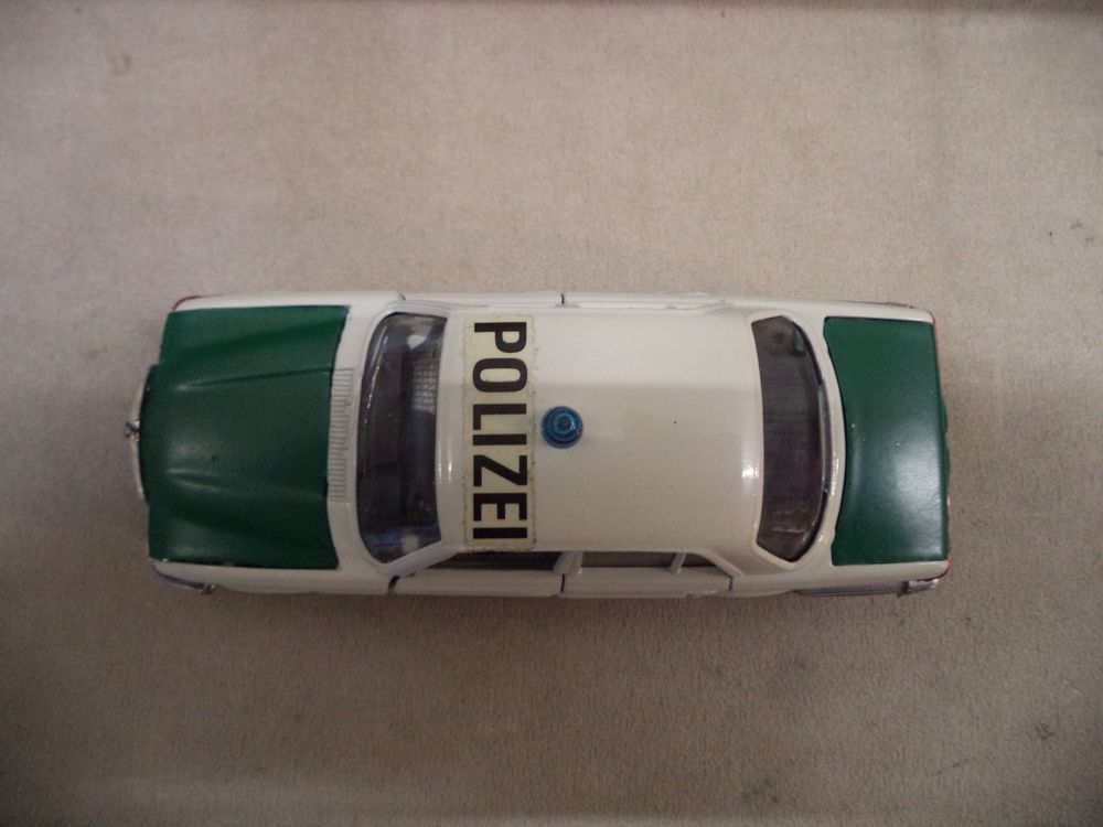 K-2 Schuco 1/43 301612 Mercedes 350 SE weiss/dunkelgrün Polizei