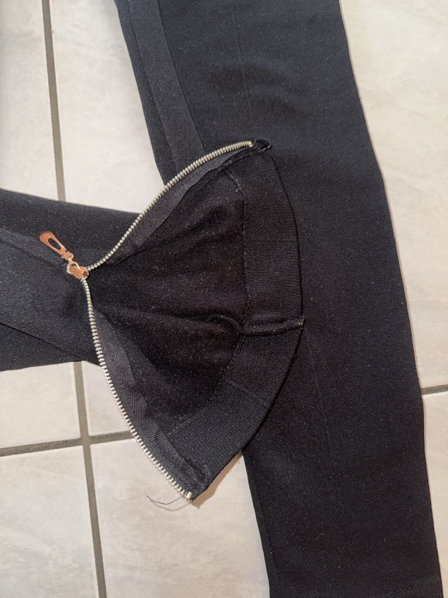 Leggings: Schwarze Leggings – Gebraucht aus Hergiswil NW von kaufe_bei_kaufmann 3
