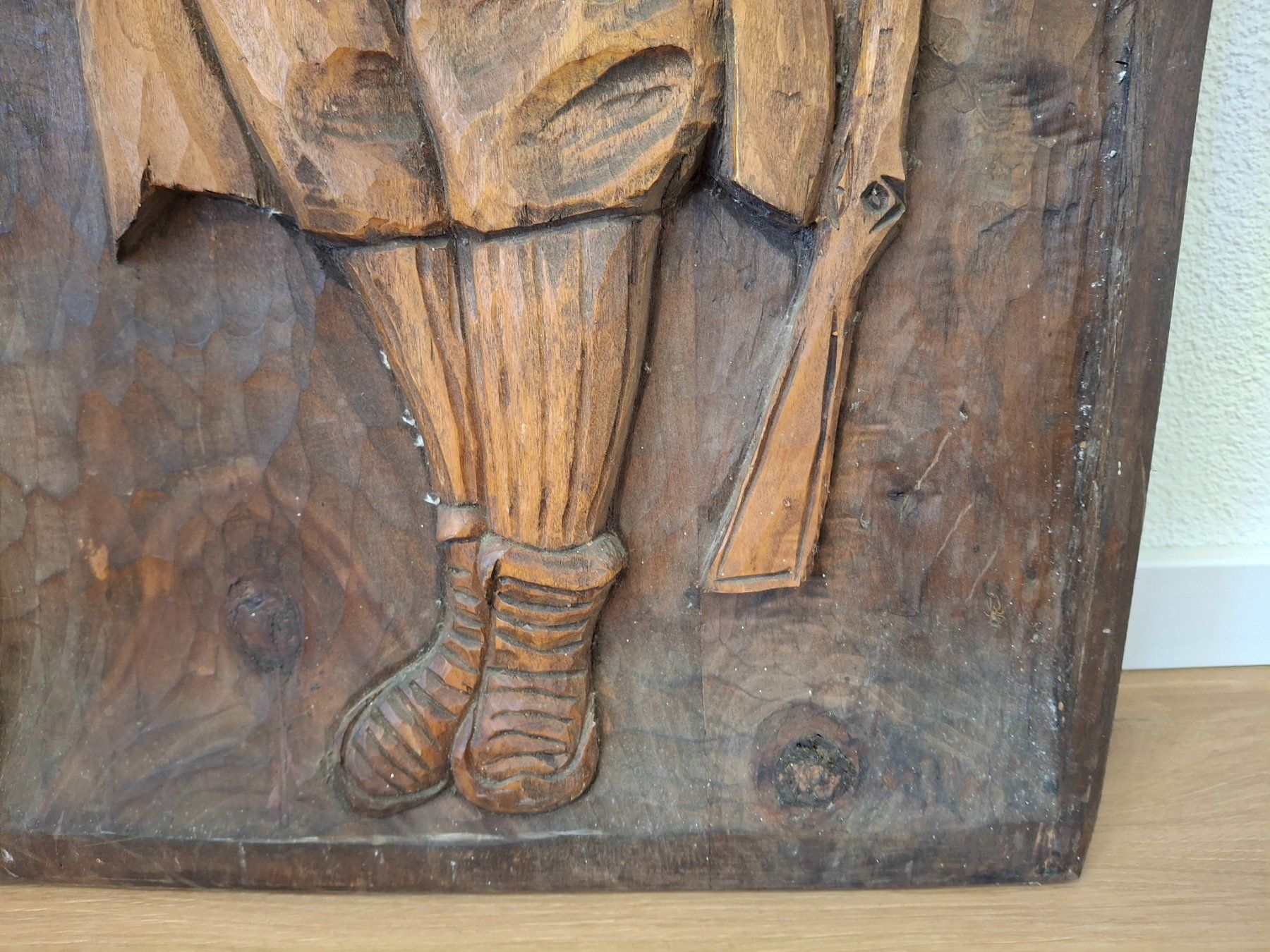 Foto & Immagini: Holzrelief Soldat, Wandbild, geschnitzt – Usato da Reichenburg venduto da AK307 2