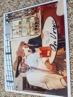 Avo Uvezian - Autogramm auf Foto