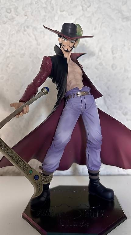 Statuette: P.O.P DX One Piece Hawk-eyed Mihawk Figur – Usato da Auenstein venduto da SaRijNarU 1